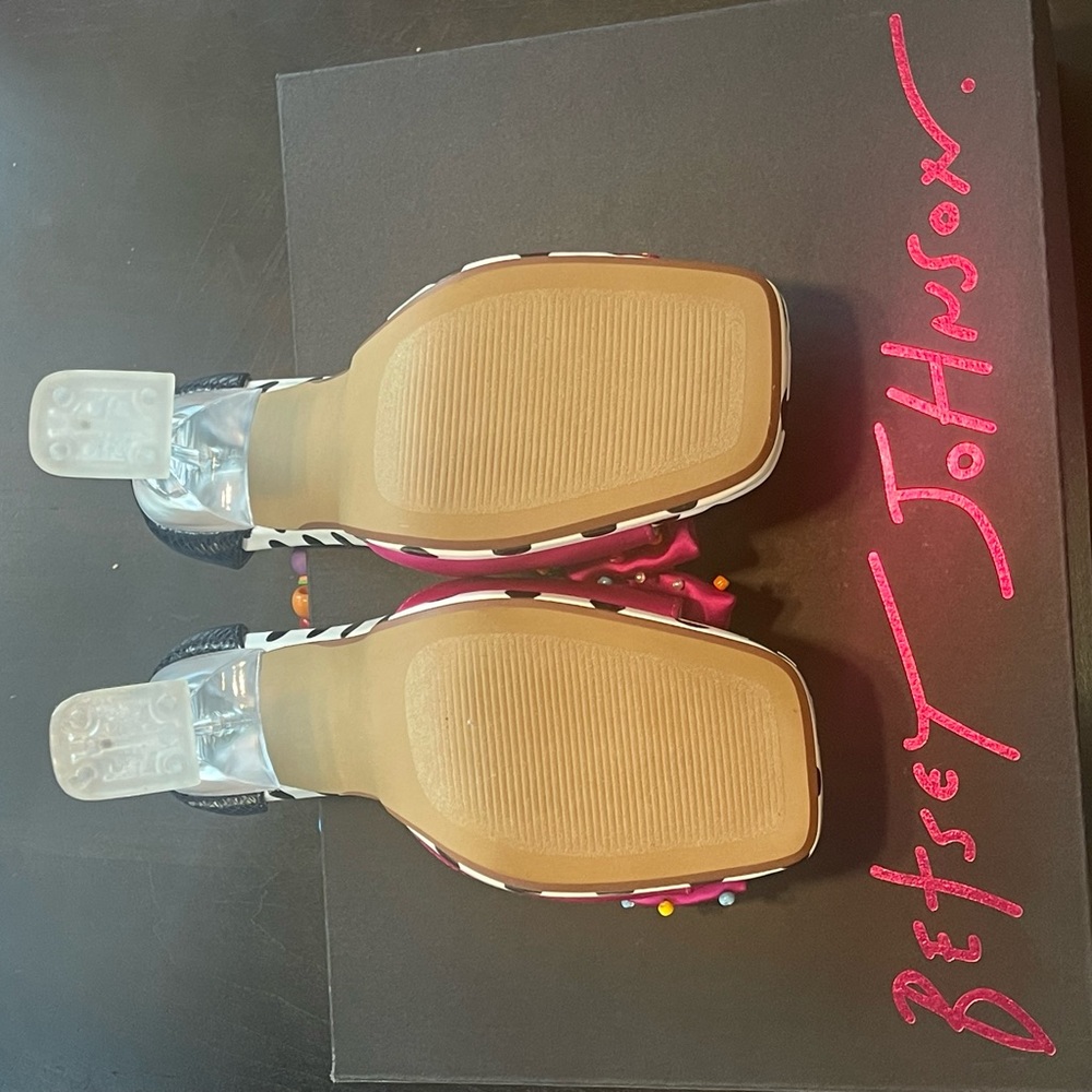 New Betsey Johnson New Almma Multi Color Womens Size 8.5 Stunning gorgeous heels - Picture 5 of 7